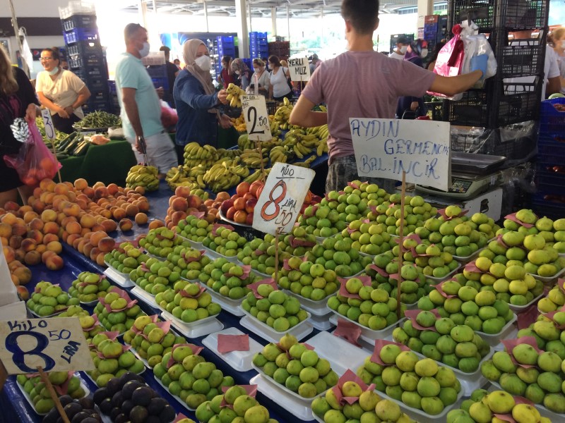 Фруктово-овощной рынок в Анталье