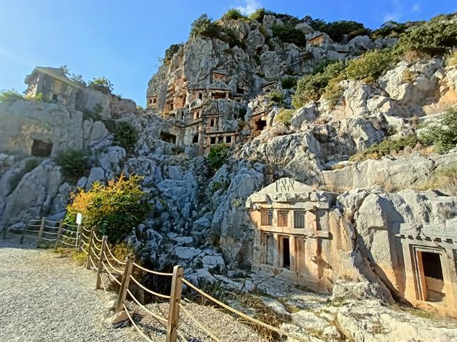 древний город Мира в Турции