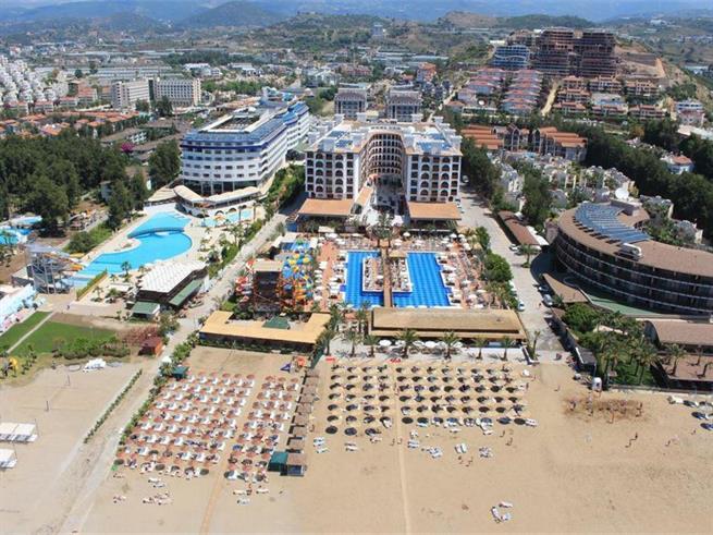 Quattro Beach Spa & Resort 5*