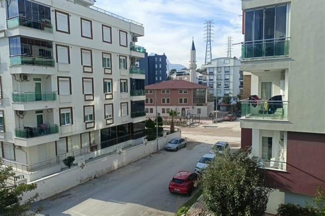 Арендный кризис в Анталии: суды переполнены, а цены на жилье бьют рекорды Арендный кризис в Анталии: суды переполнены, а цены на жилье бьют рекорды